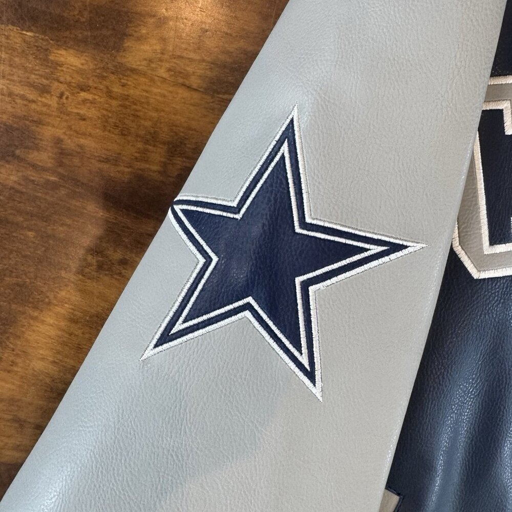 NFL G111 Dallas Cowboys NWOT Blue/white Faux Leather Inner Pockets Jacket M - Picture 4 of 10